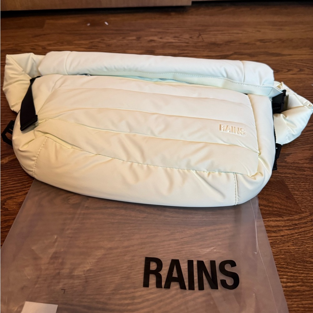 NWT RAINS Bator Puffer Bum Bag Waist Bag in Foam Yellow